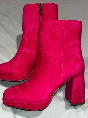 Hey Girl by Corkys Slug Bug Suede Platform Booties, Sz 7